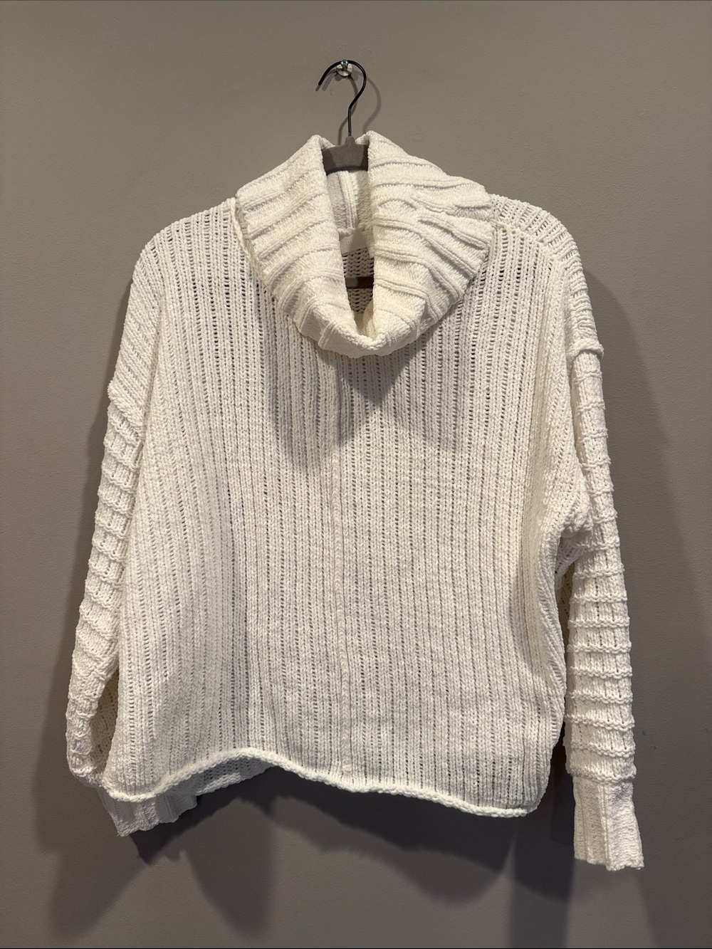 Cozy White Ribbed Cowl Sweater size M